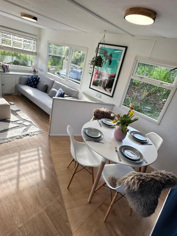 Dog-Friendly Static Caravan near Perranporth photo 4