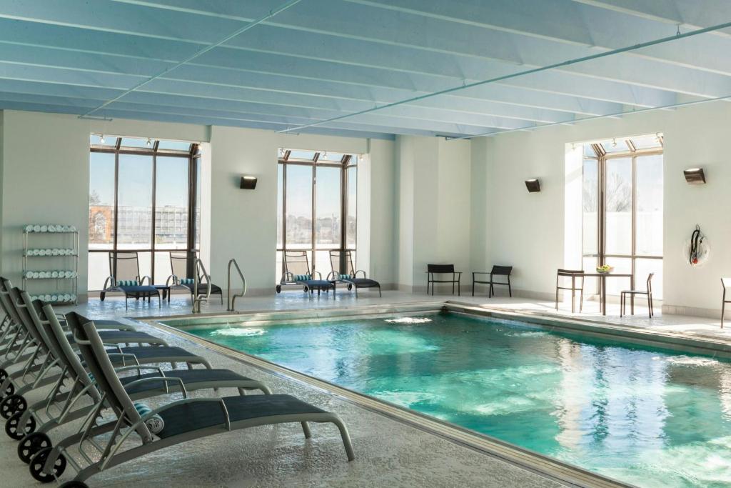 スイミングプール