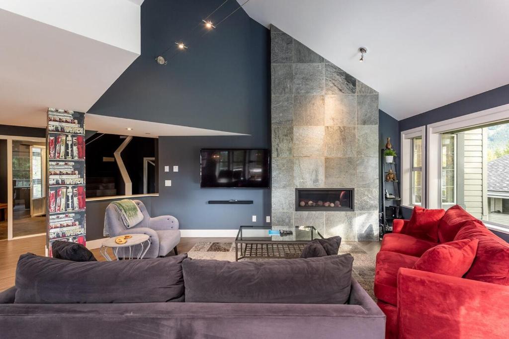 Lynx 204 by Outpost Whistler, Whistler