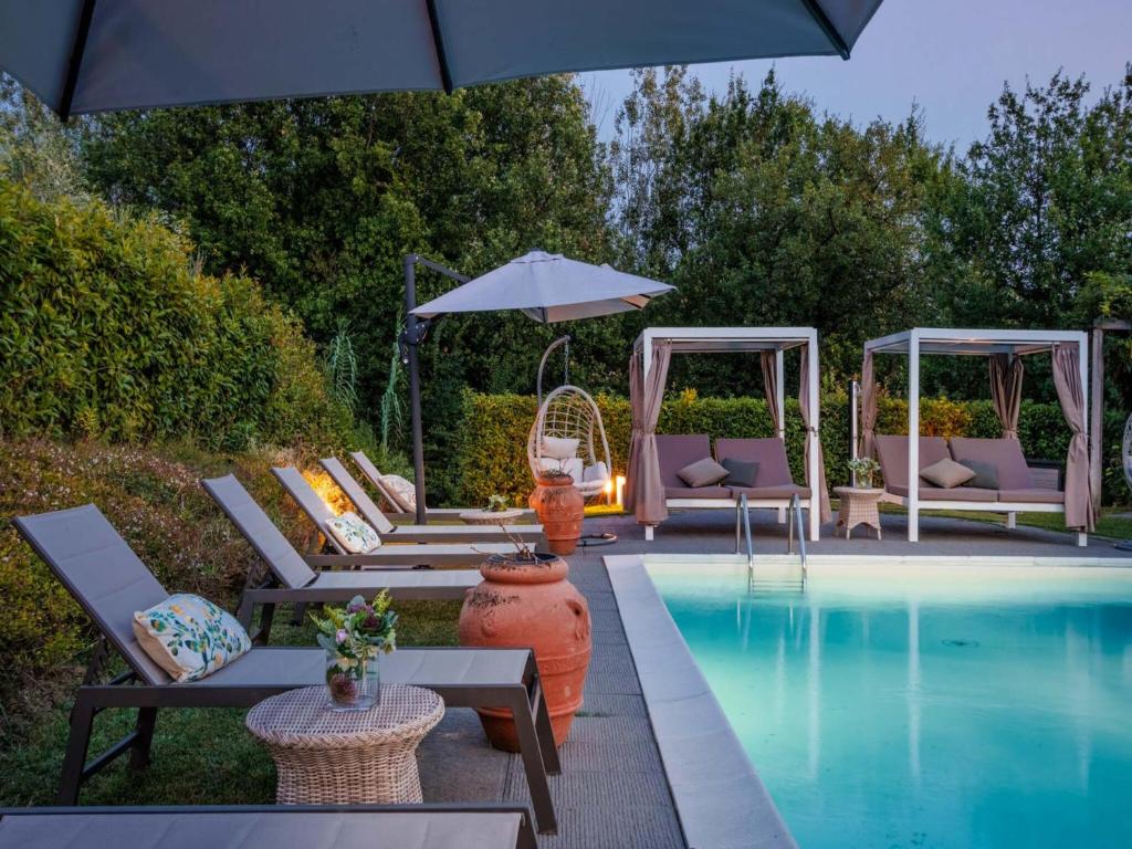 Apartment in Tuscany with Scenic Pool Views, San Gennaro