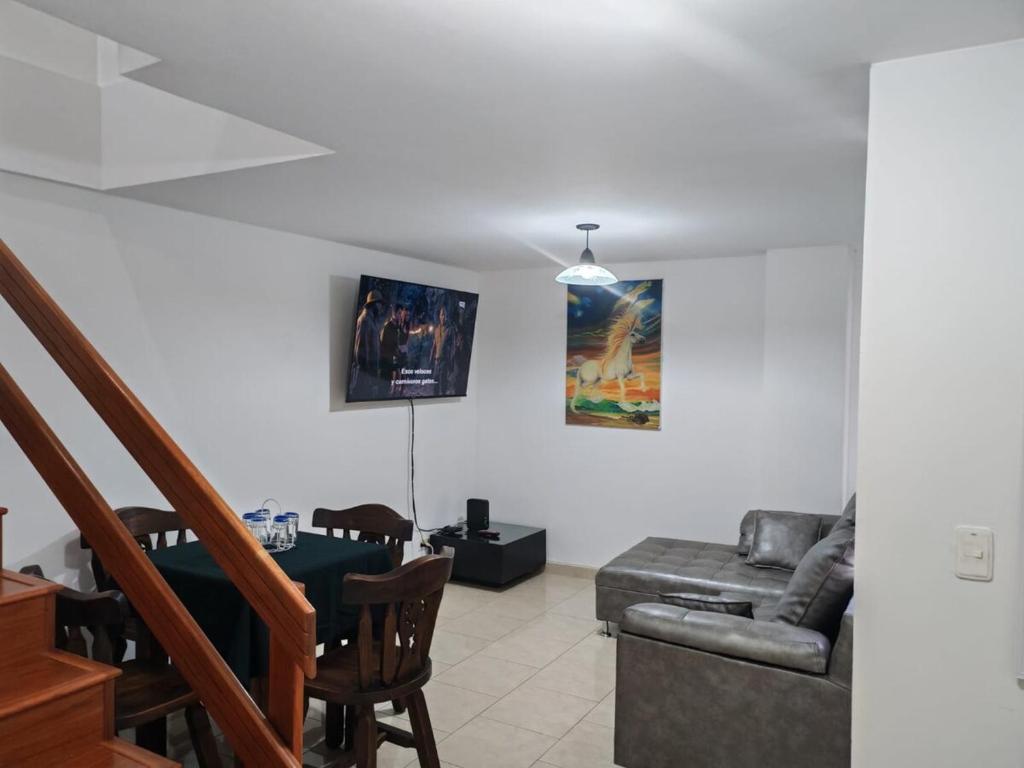 Apartamento Duplex Unicentro, Estación El Salto