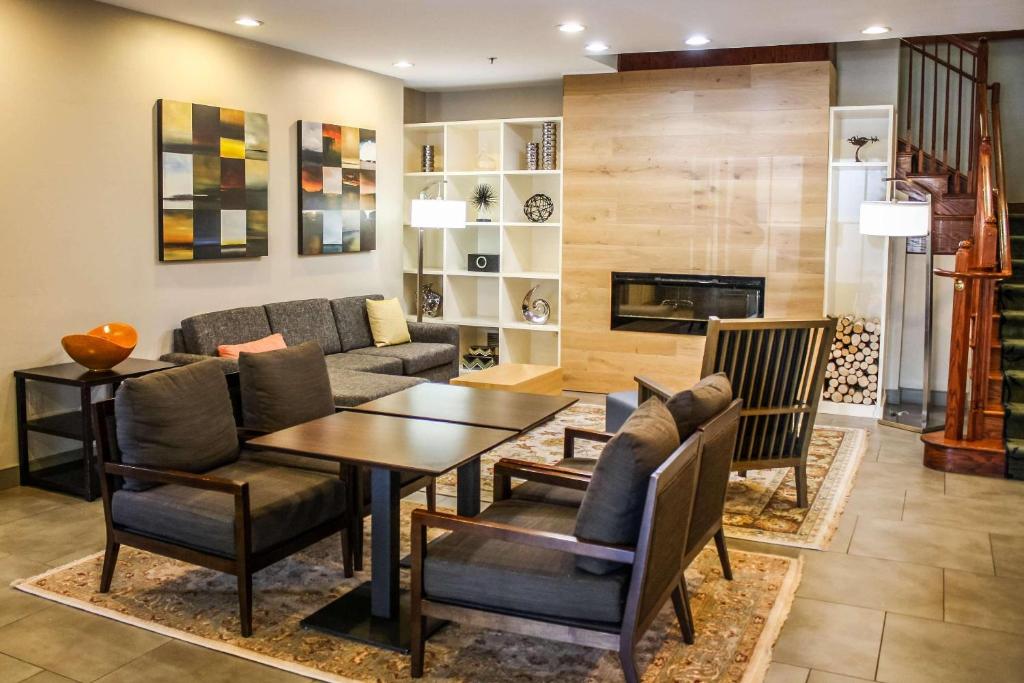 カントリー イン&スイーツ バイ ラディソン ワシントン ダレス インターナショナル エアポート (Country Inn & Suites by Radisson, Washington Dulles International Airport, VA) フロント・ロビー