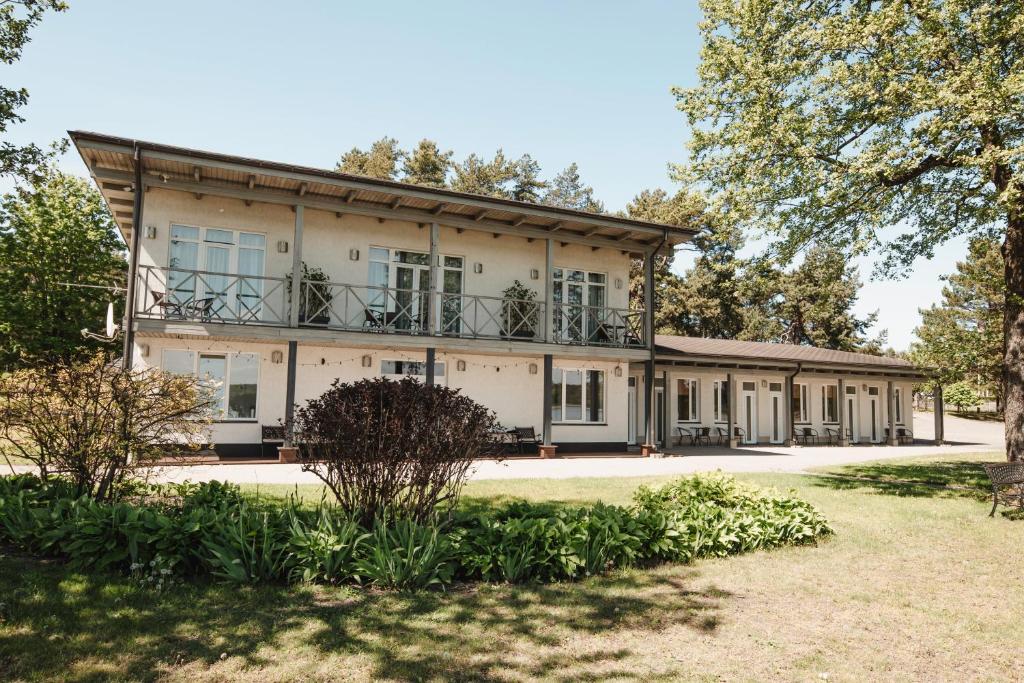 Oāze Lilastē, Lilaste