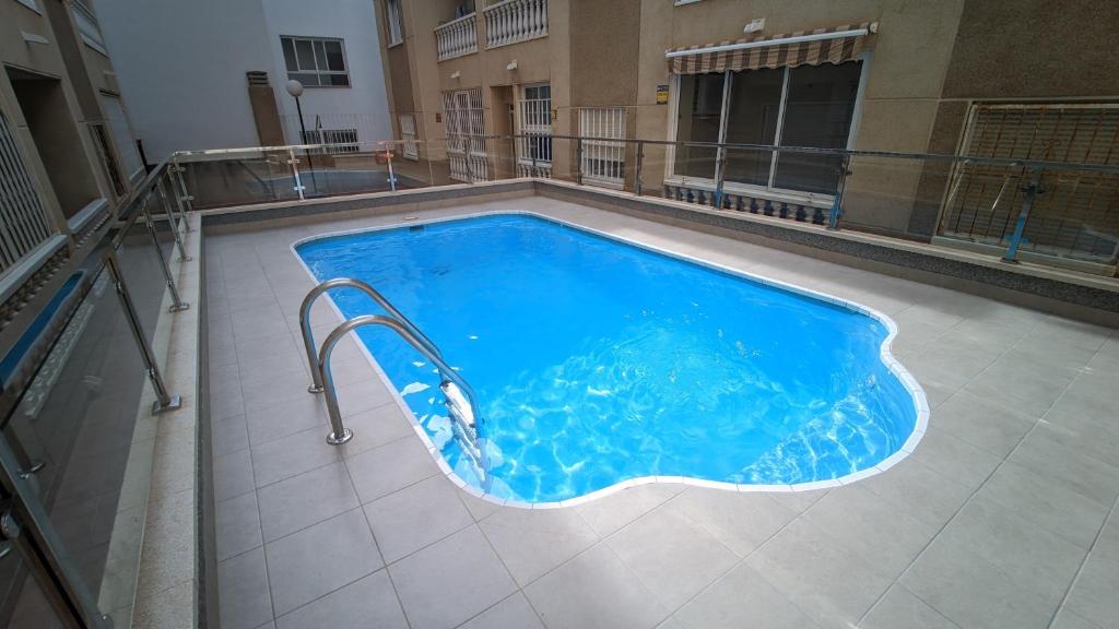 Top Floor Apartment with Terrace Near the Beach - 5