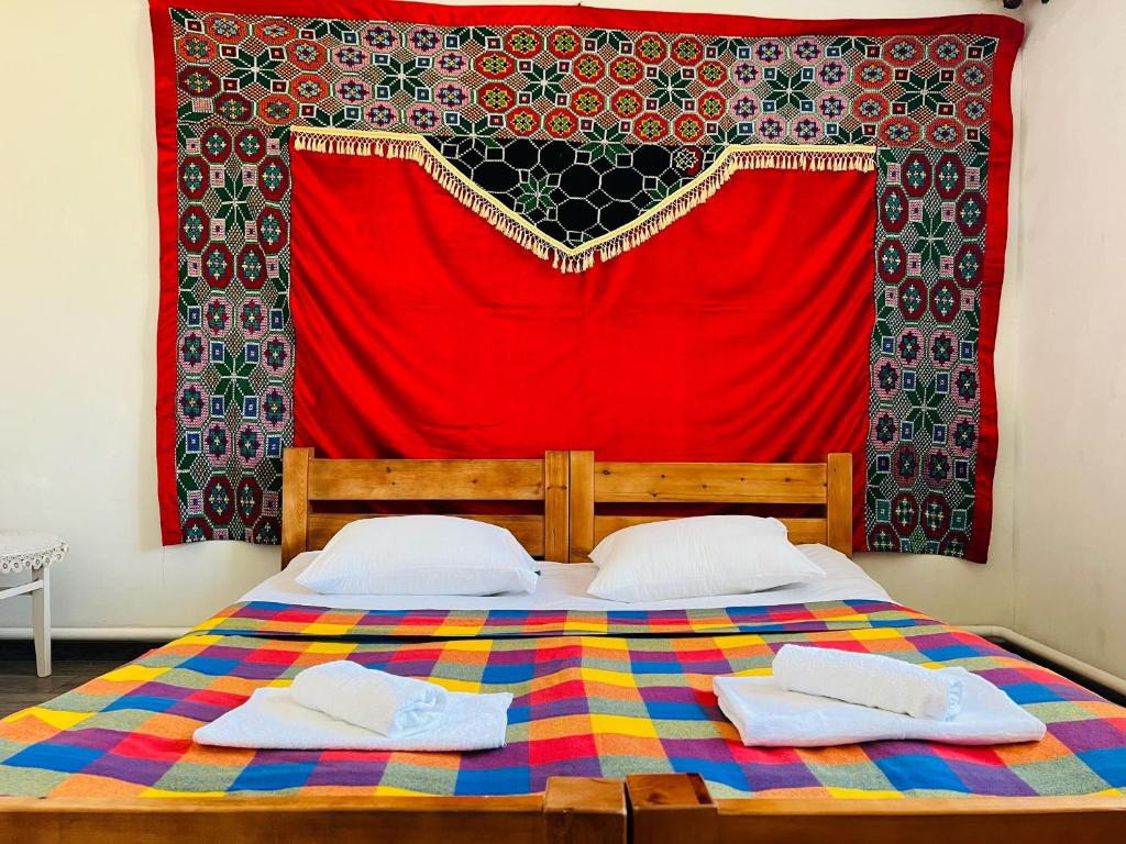 DADOW Guesthouse, Naryn