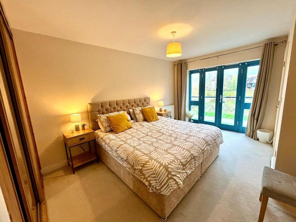 Contemporary Home - Broughton MK, Broughton