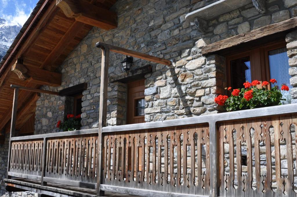 We are 4810 Chalet aux pieds du Mont-Blanc Mansarda - 3