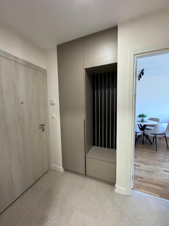 Apartment 43 with Garage - 2
