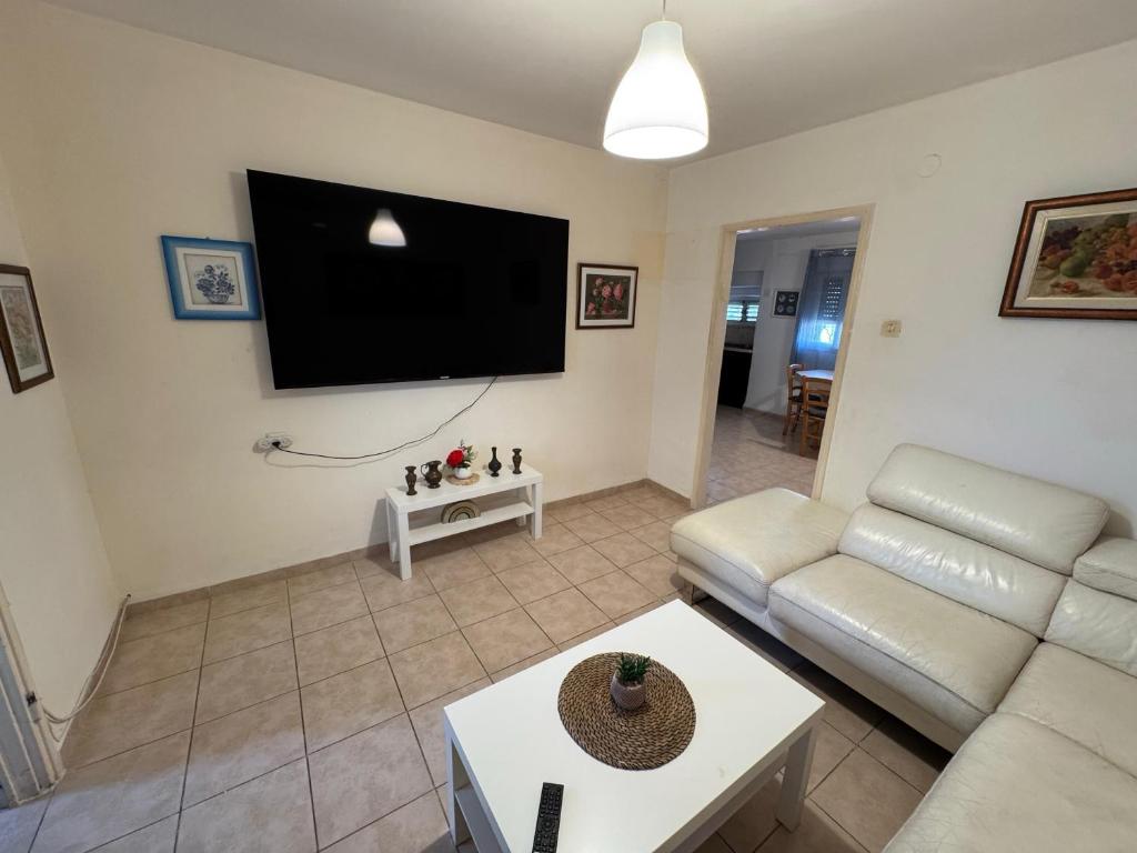 Comfort on the ground, Haifa