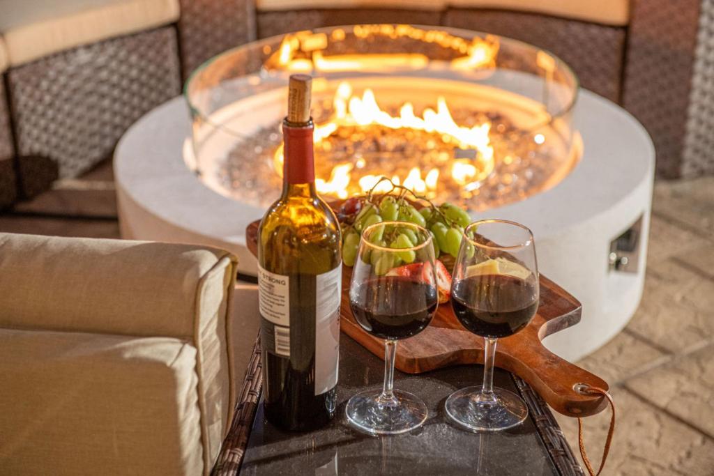 Steps to Beach Heated Pool Studio, St Pete Beach