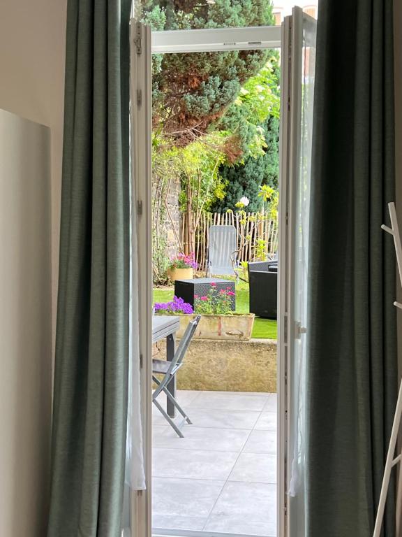 Le Gamay - Charmant T2 avec parking et Terrasse, Chatel-Guyon