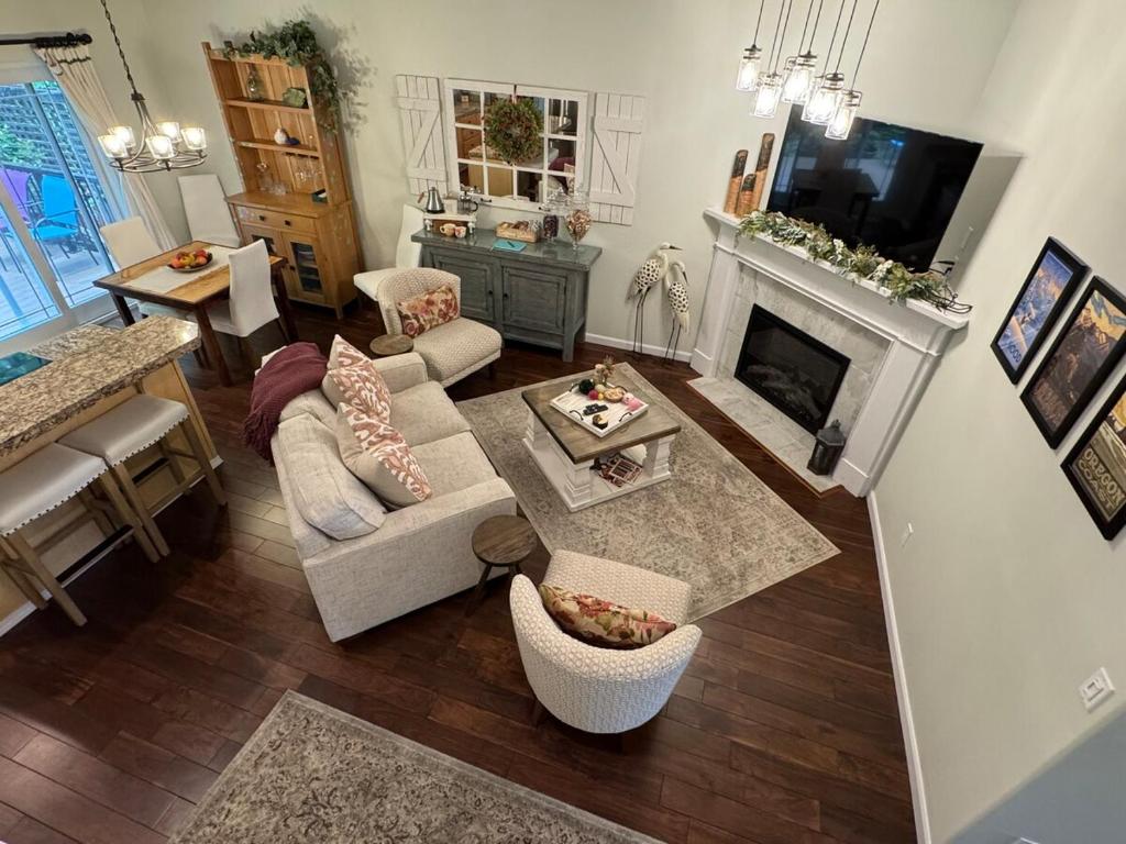 A House On Catalina, Tigard