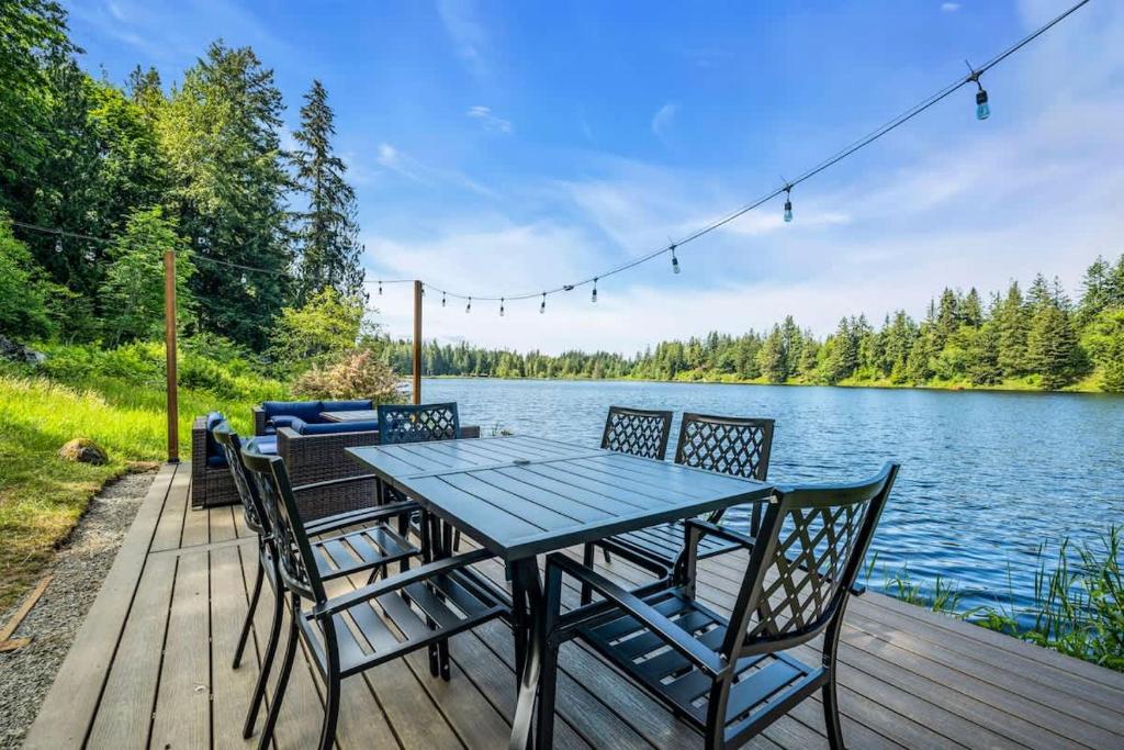 Exclusive Lakefront For 10 with Sauna Kayaks Peace, Snohomish