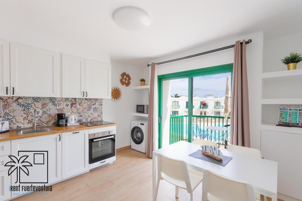 Seascape Pool View & WiFi by iRent Fuerteventura Corralejo, Corralejo