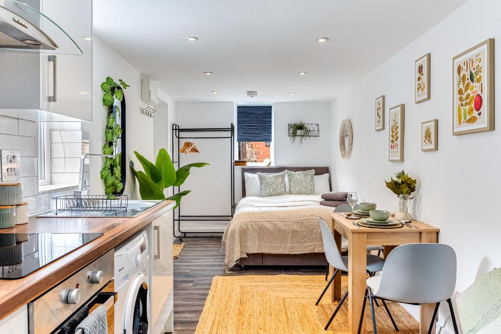 Studio Flar near Luton Airport, Luton