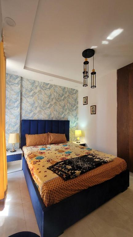 1 bed self check-in Studio couple Friendly 108, Lahore