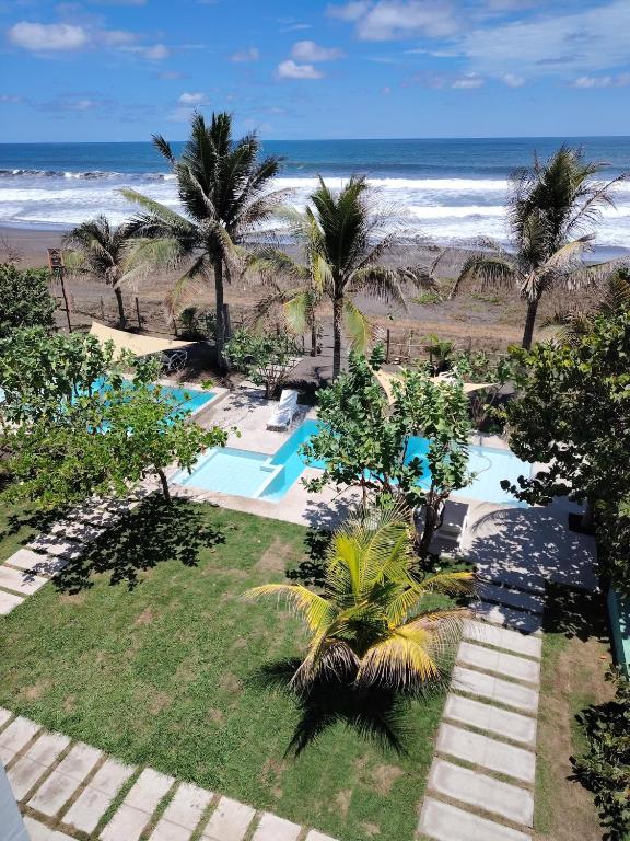 Nativa Beach Front, Sipacate