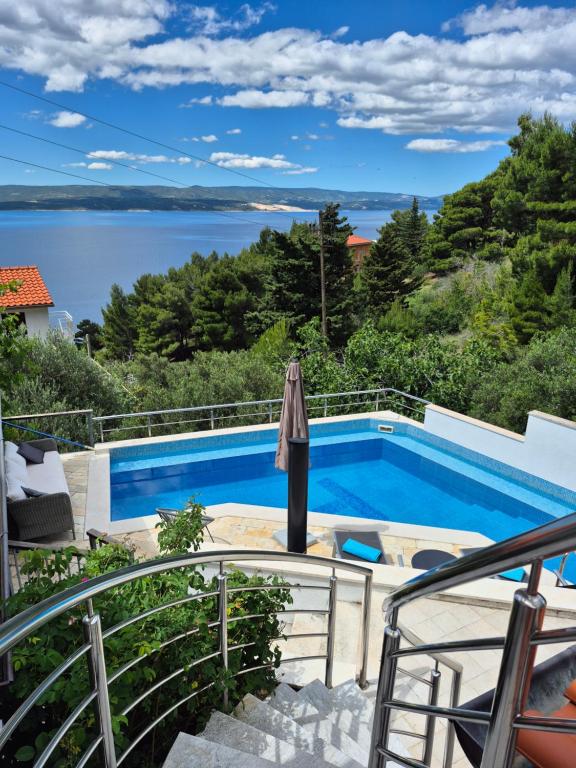 Apartman Traper with sea view and private pool, Marusici 