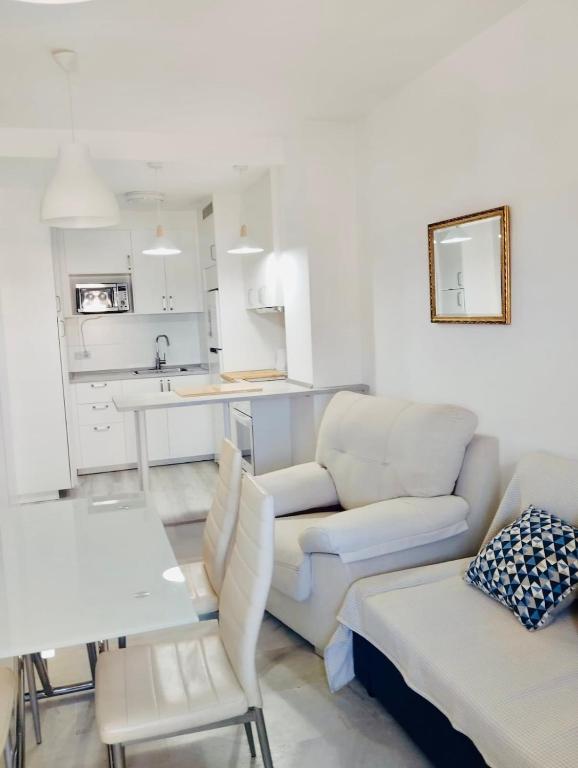Bright & Cozy Flat with views of Fuengirola Beach - 1