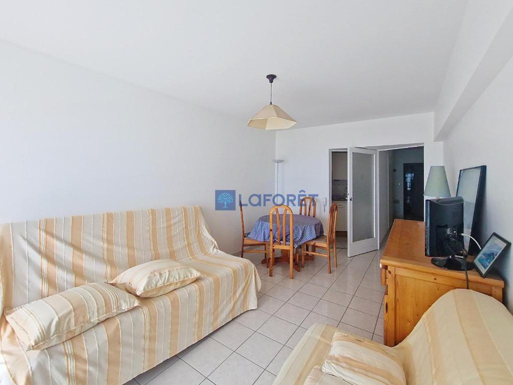 Beau Studio 1er étage avec balcon et ascenseur - FR-1-331-43 - 4