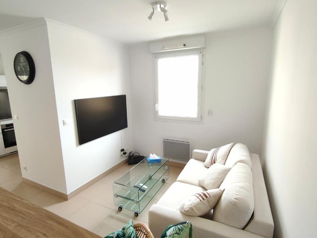Appartement T2 avec Clim, WIFI, Terrasse et Garage à 200m Plage - FR-1-781-102 - 3