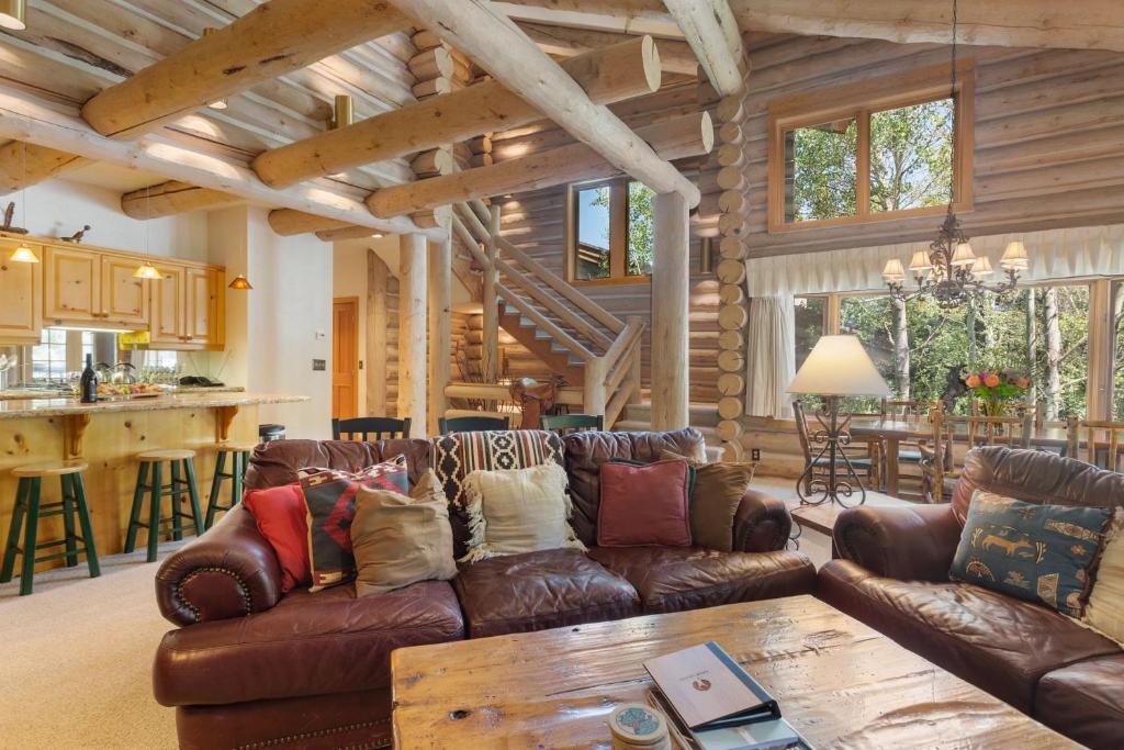 Pine Inn At Trail's End Lodge - Three Bedroom Residence With Spa #3, Park City
