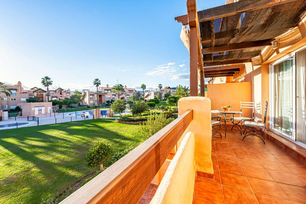 B1 Playa, Terraza, Nespresso, Smart TV, Piscina, Bahia de Casares