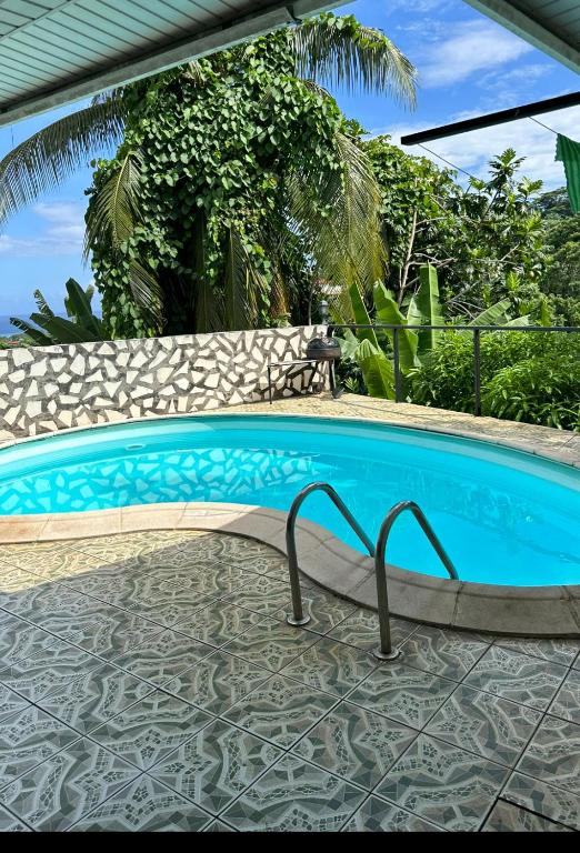 Les Tainas bis, Faaa