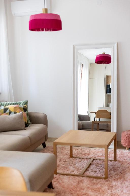 Just 7 Min from the Beach Stylish 2BR - 3