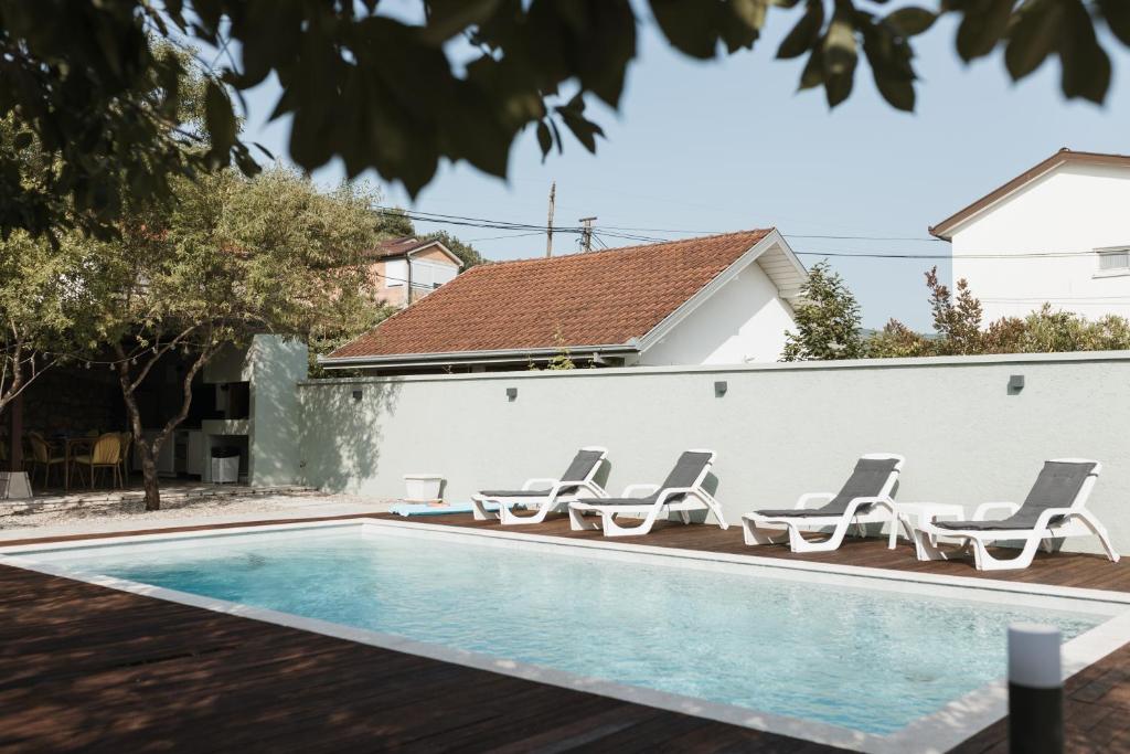 Almond Buna PoolHouse - 4