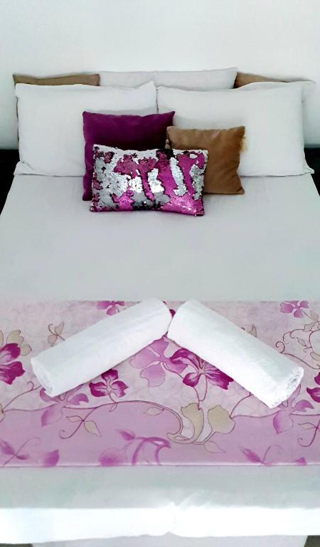 Central place close to the beach AC air , WI FI, parking - 3