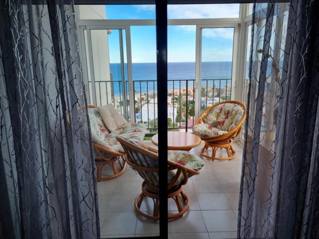 Sunrise Seaview Apartment - 2