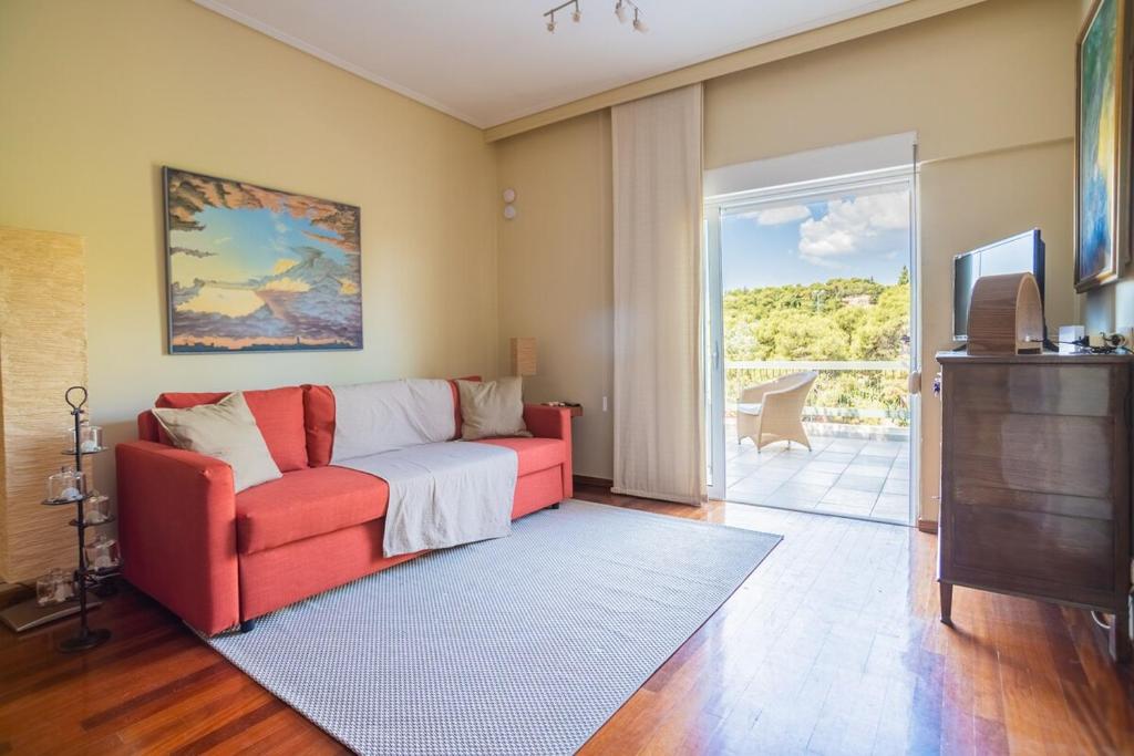 Dream-Stay apartment with a spacious balcony, Athen