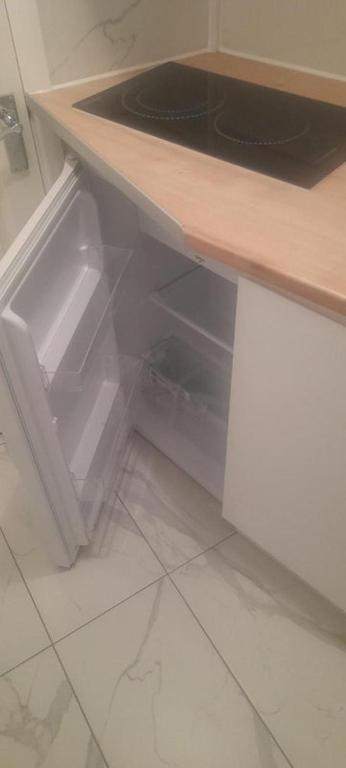 Modern Studio Flat Dagenham Heathway, Dagenham