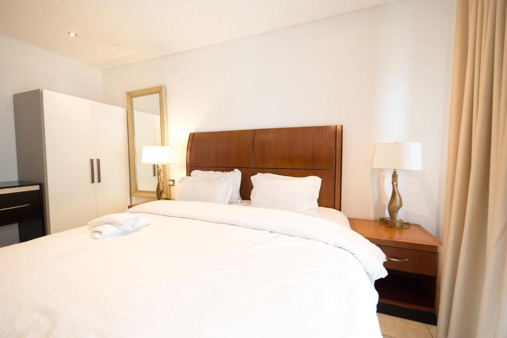 The Signature Apartment Unit A407-Charming stay in Accra with AC, Free WiFi, Accra