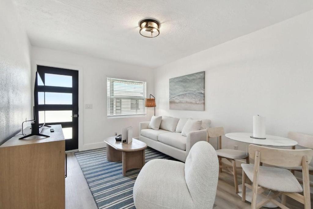 Boardwalk John's Pass | One Block from Gulf Shores, St Pete Beach