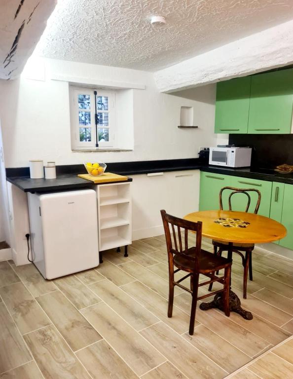 Charming studio Haut-de-Cagnes - 4