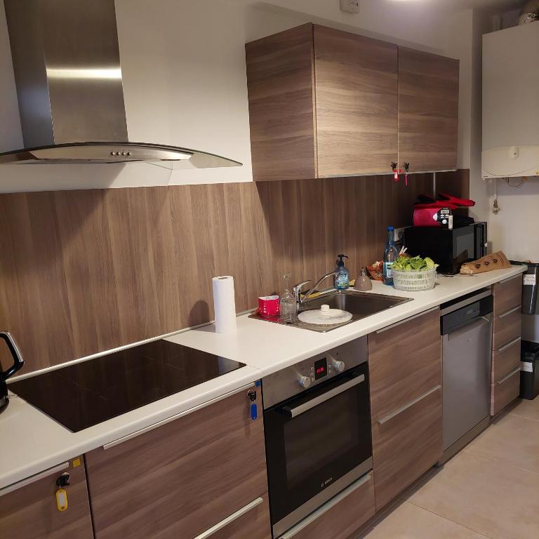 54m2, clim, T2, centre BANDOL, terrasse, TOUT A PIED - 4