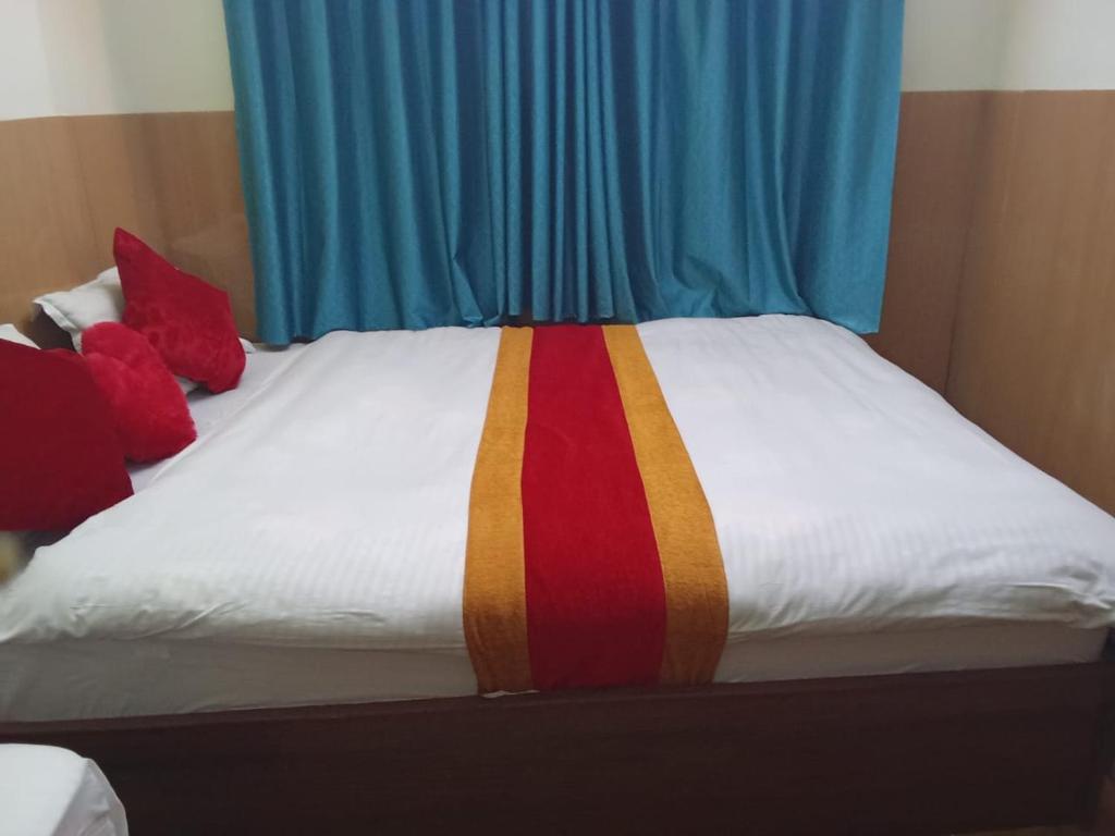 Sky hotel plaza1, Bākhri Kharka