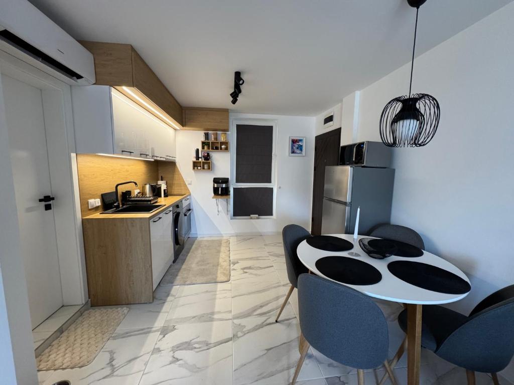 Lozenets Escape, Lozenec