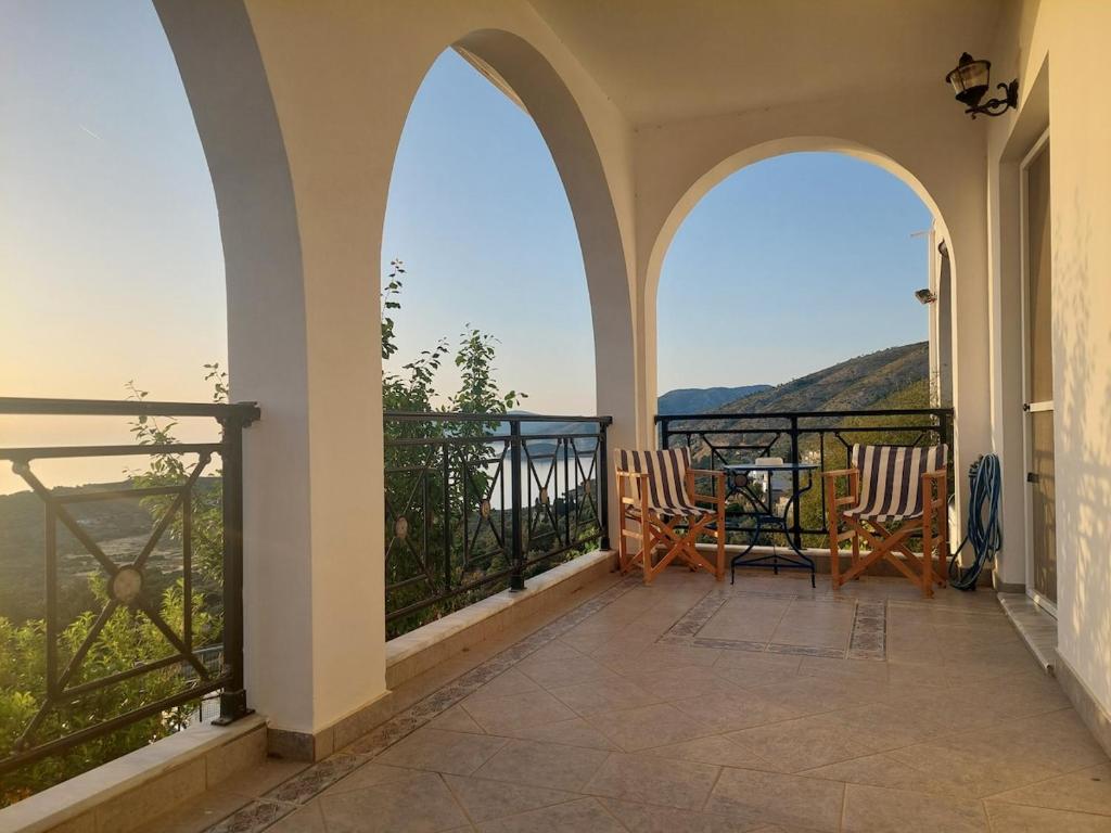 Chios Sunset, Líthion