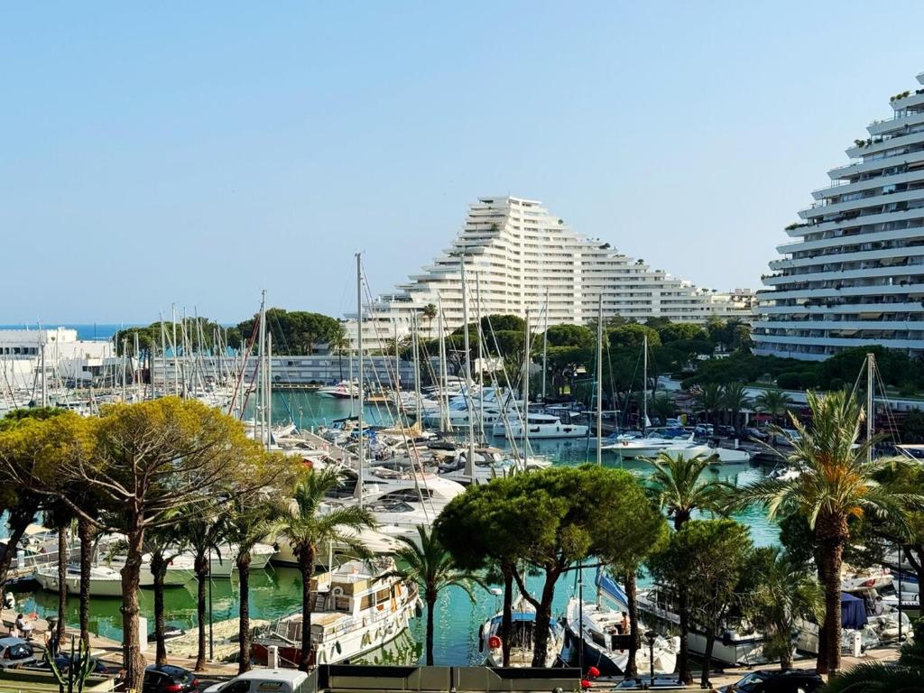 #S21 Chic Escape - Sea & Port View - Marina - 4