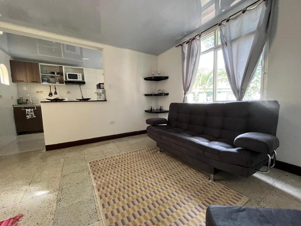 ACOGEDOR APARTAMENTO DISPONIBLE eN CALARCA QUINDIO EXCELENTE UBICACION EN CONJUNTO CERRADO 2 HABITACIONES PARKING BIEN EQUIPADO - 5