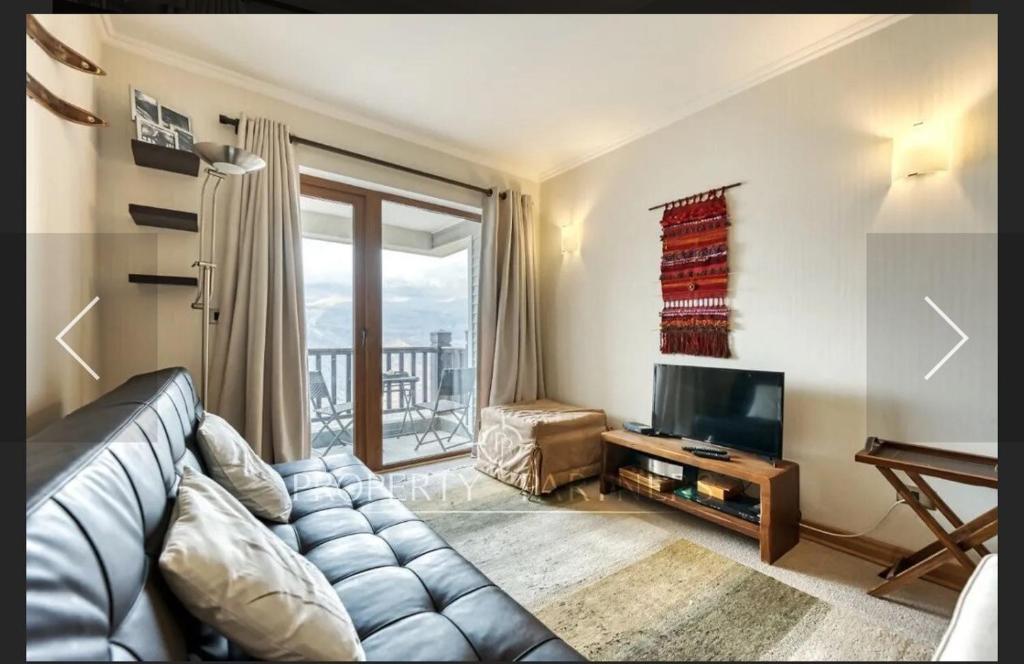 Valle Nevado 2D2B Valle de Condores 1 Walkable On Slope, Santiago