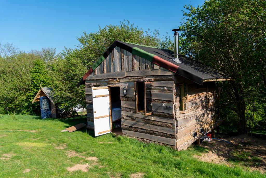 Treehouse Cabin Wilderness Escape, Abergele