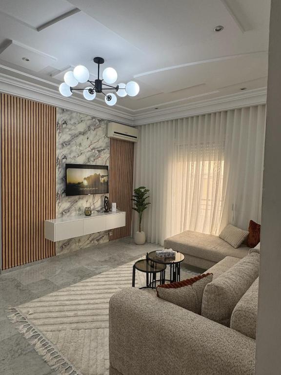 Chic & Modern Apartment with Underground Parking, Tunis