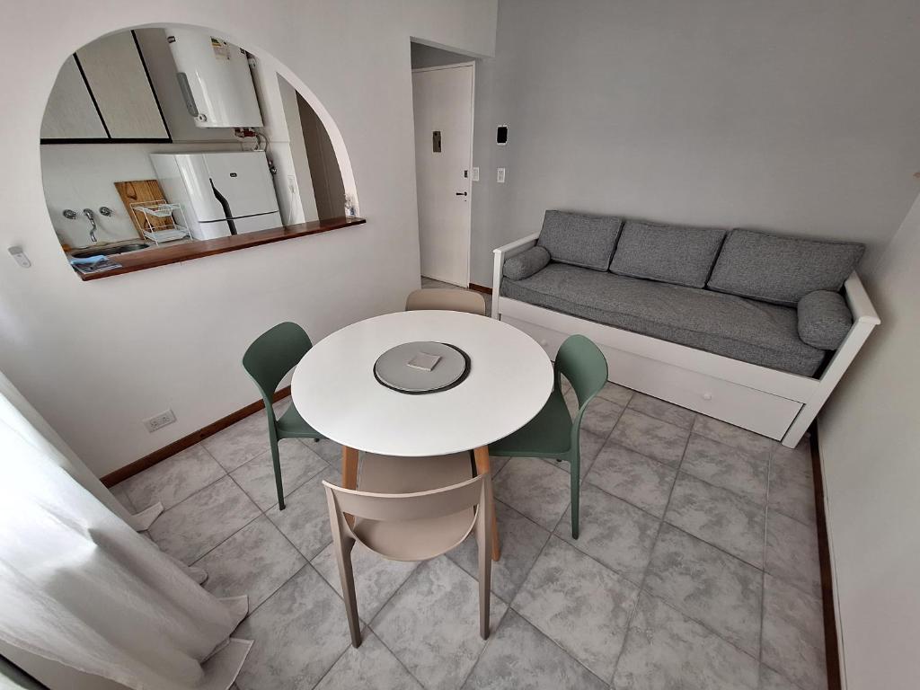 Departamento calle Olavarria a 2 cuadras del mar, zona Guemes, Aldrey - 1