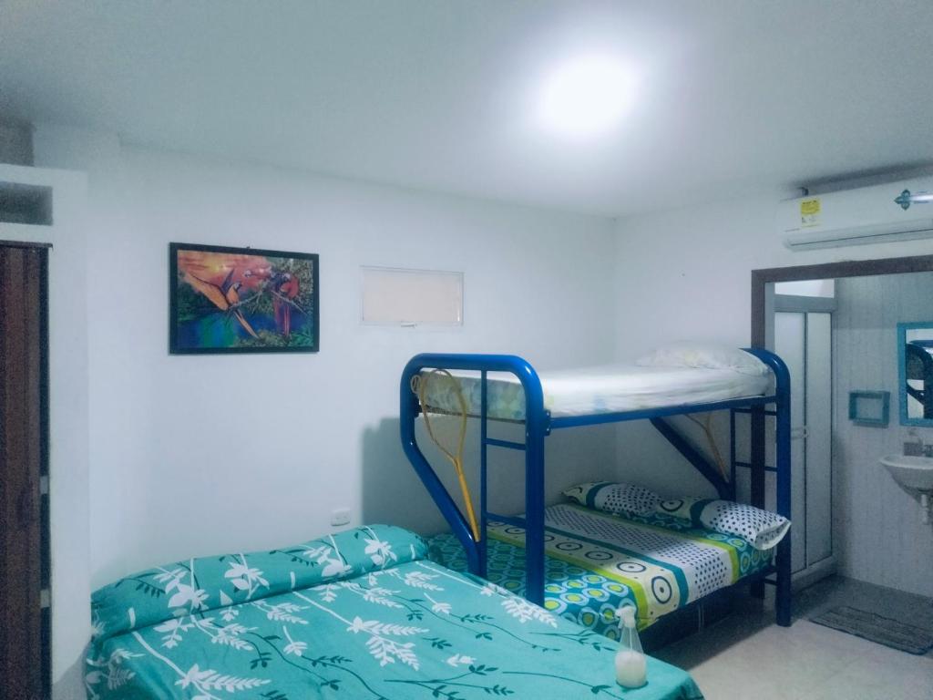 Habitaciones y apartamento fania - 4
