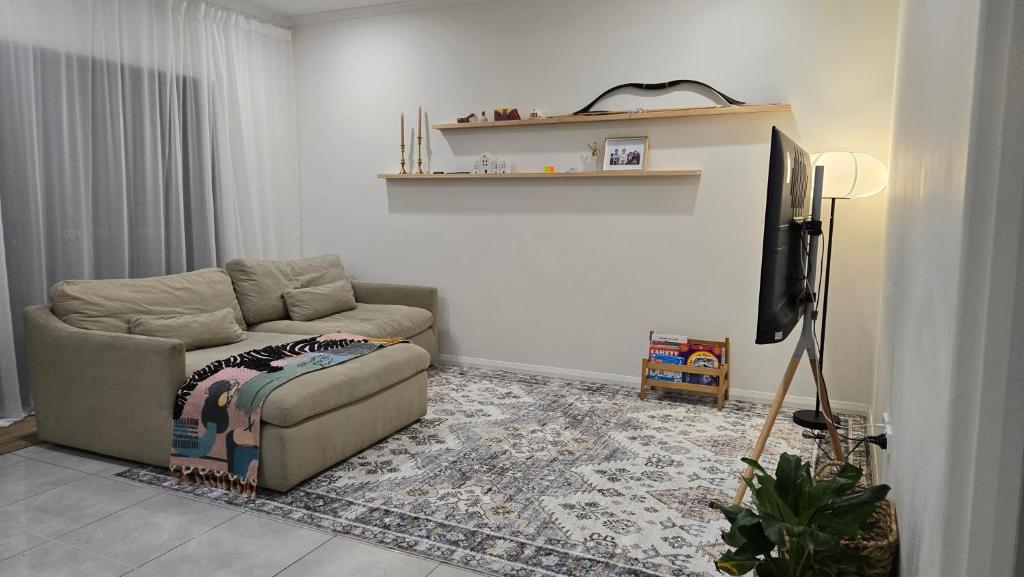 Modern Home close to CBD, Oonoonba