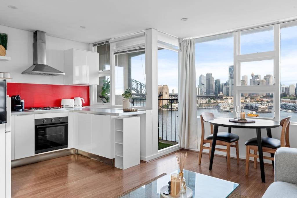 Harbour Horizons - Chic Studio Above Sydney's Icons, Sydney